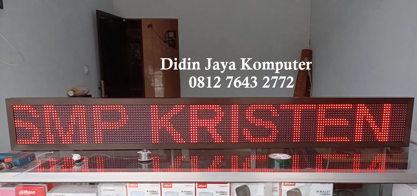 <p>Running text warna merah untuk SMP&nbsp;Kristen Petra Kediri berukuran 20x164cm dengan kualitas tinggi yang tidak mudah rusak dan tahan lama. Running text kami memiliki harga yang terjangkau. Gratis frame running text dan juga mendapatkan garansi selama 1 tahun.</p>